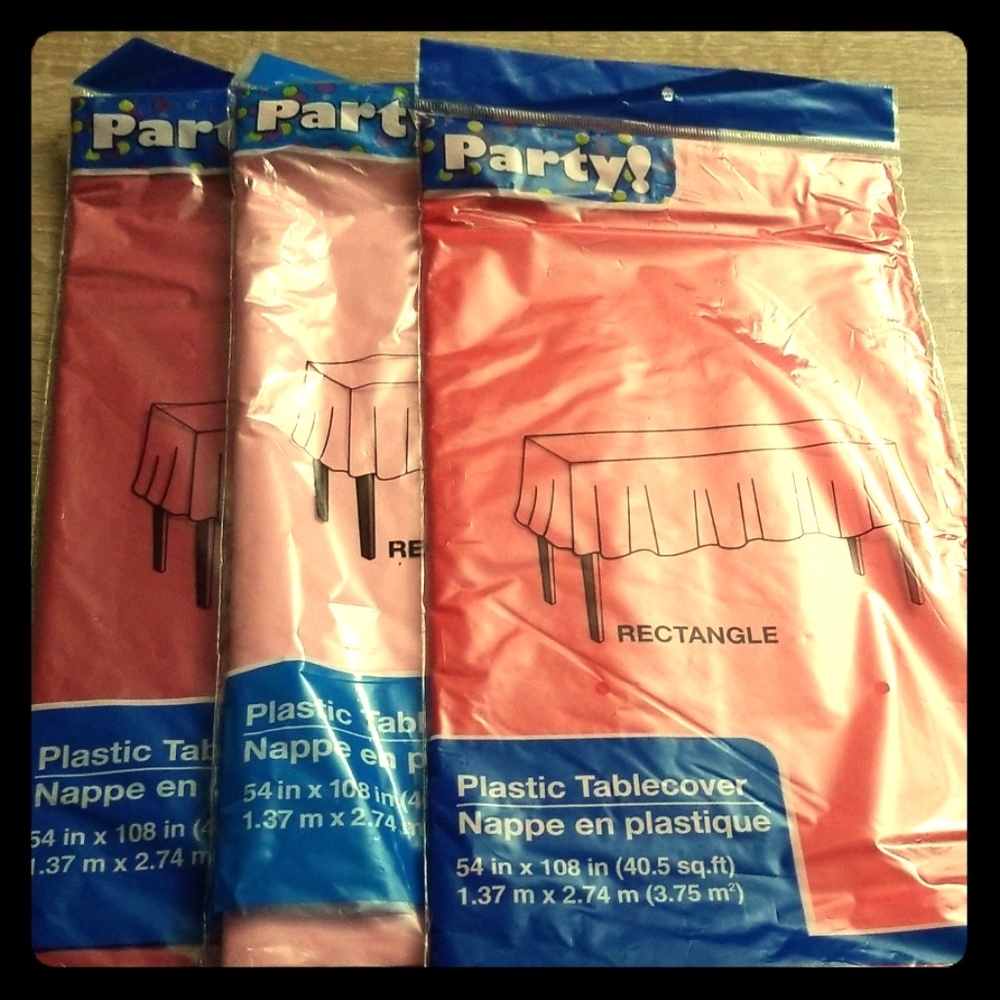 Plastic tablecover